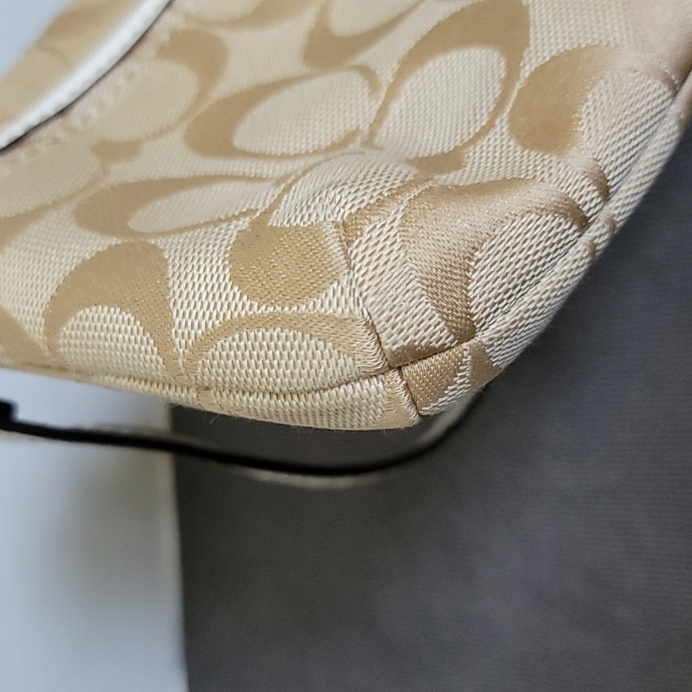 Coach signature C wristlet - Picture 4 of 13